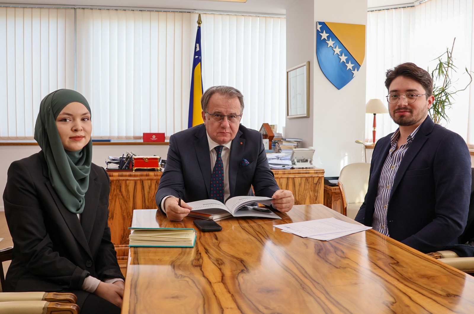 Премијер Никшић разговарао са члановима Фондације Ацадемиа