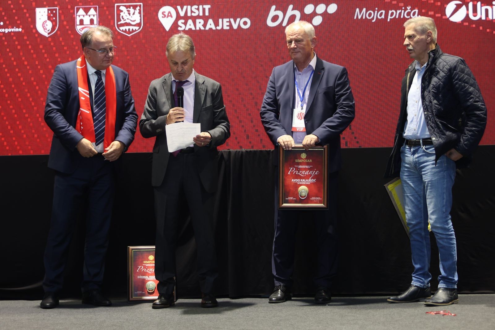 Premijer Nikšić uručio priznanja „zlatnoj“ generaciji FK Velež