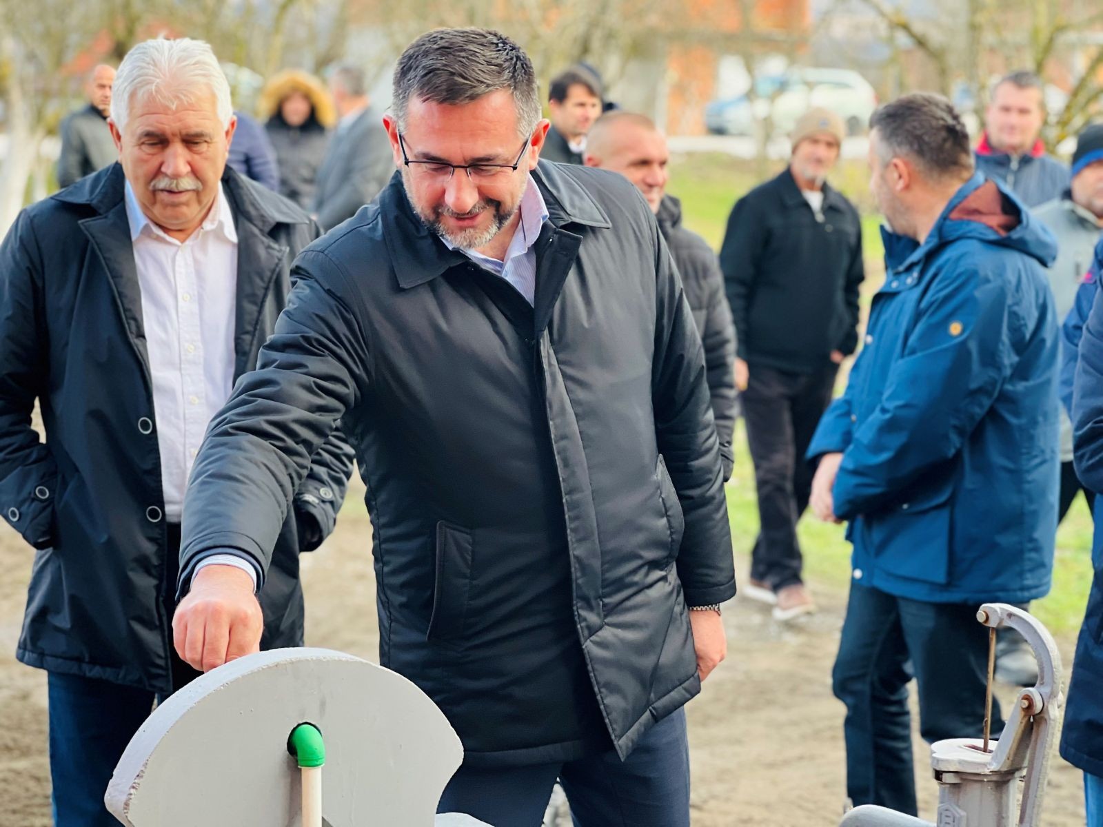 Ministar Ramić u Bratuncu: Pušten u funkciju novoizgrađeni vodovod u MZ Zalužje