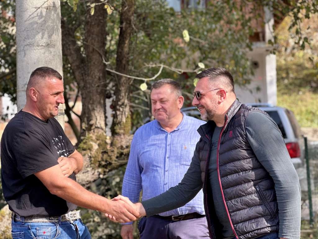 Ramić posjetio povratnike u Milićima - U povratničkom mjestu Bešići završena izgradnja puta