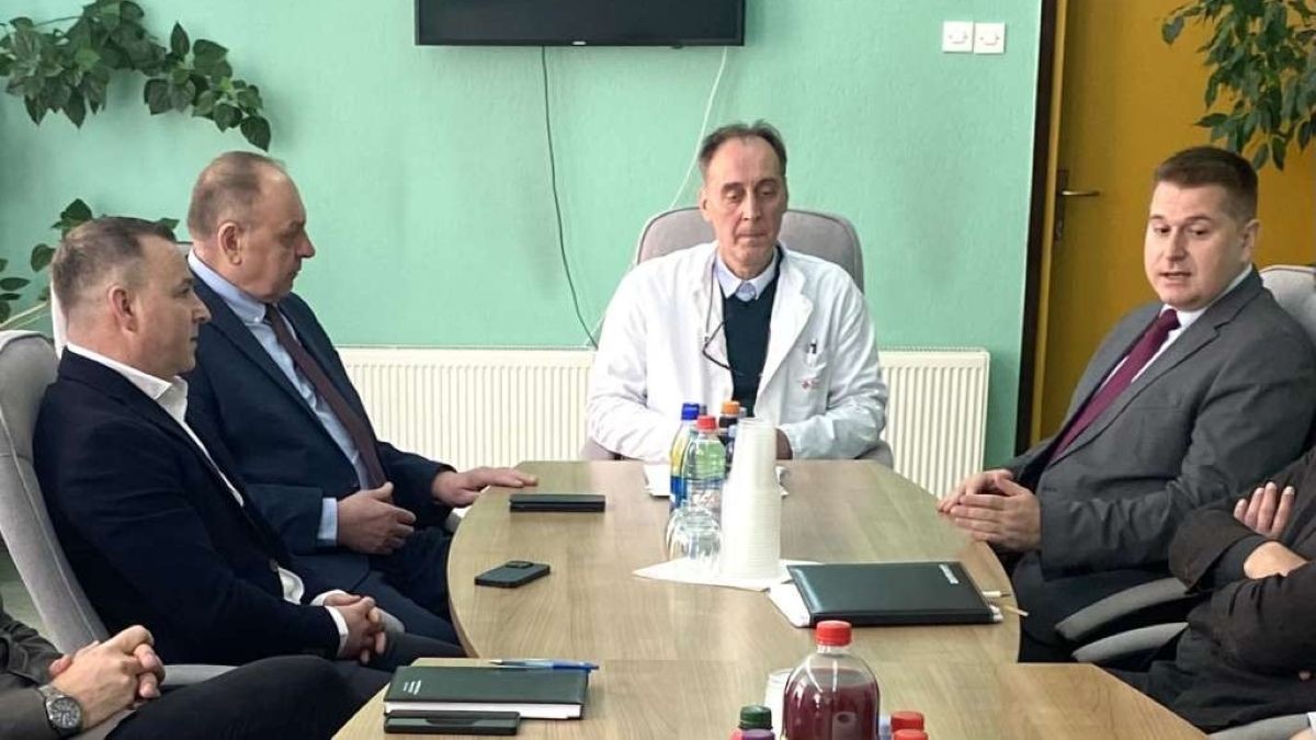 Министар Римац у Варешу најавио подршку Владе Федерације БиХ здравству и становништву тог града