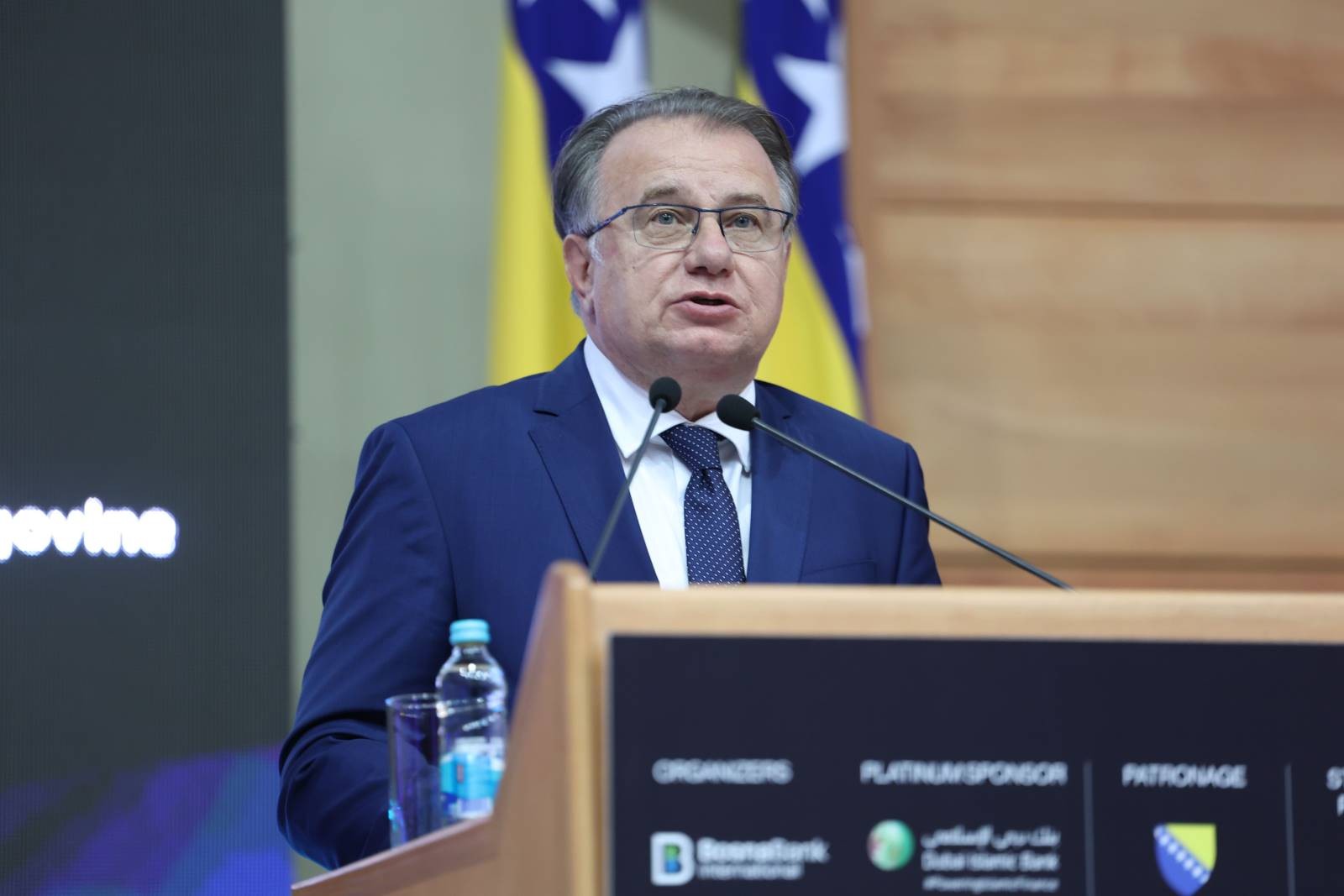 Premijer Nikšić na Sarajevo Business Forumu: Nužno podržati inicijative koje promovišu stabilnost i prosperitet