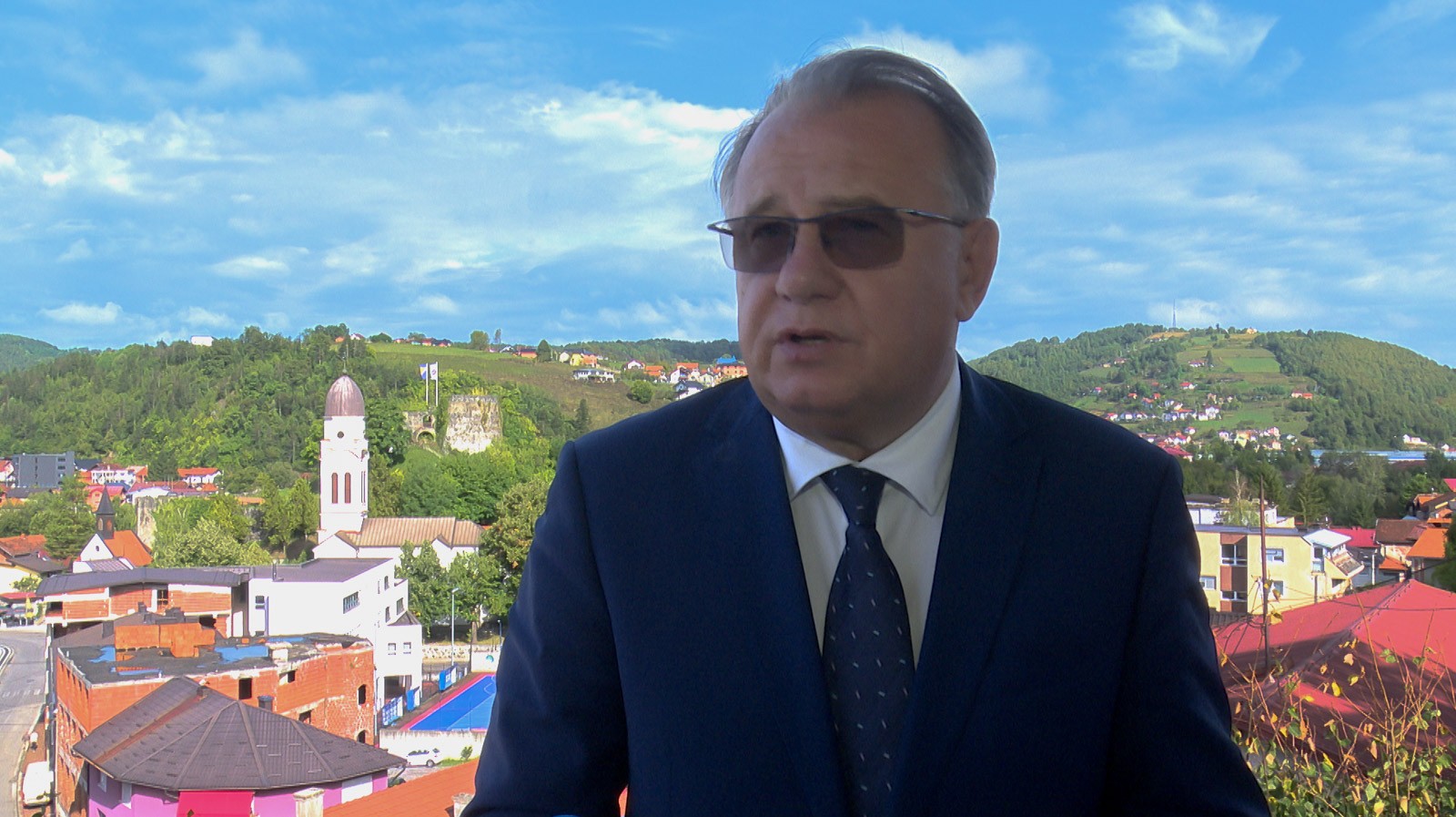 Premijer Nikšić: Federalna vlada ove godine izdvaja između 1,6 i dva miliona KM za razvoj Bosanske Krupe