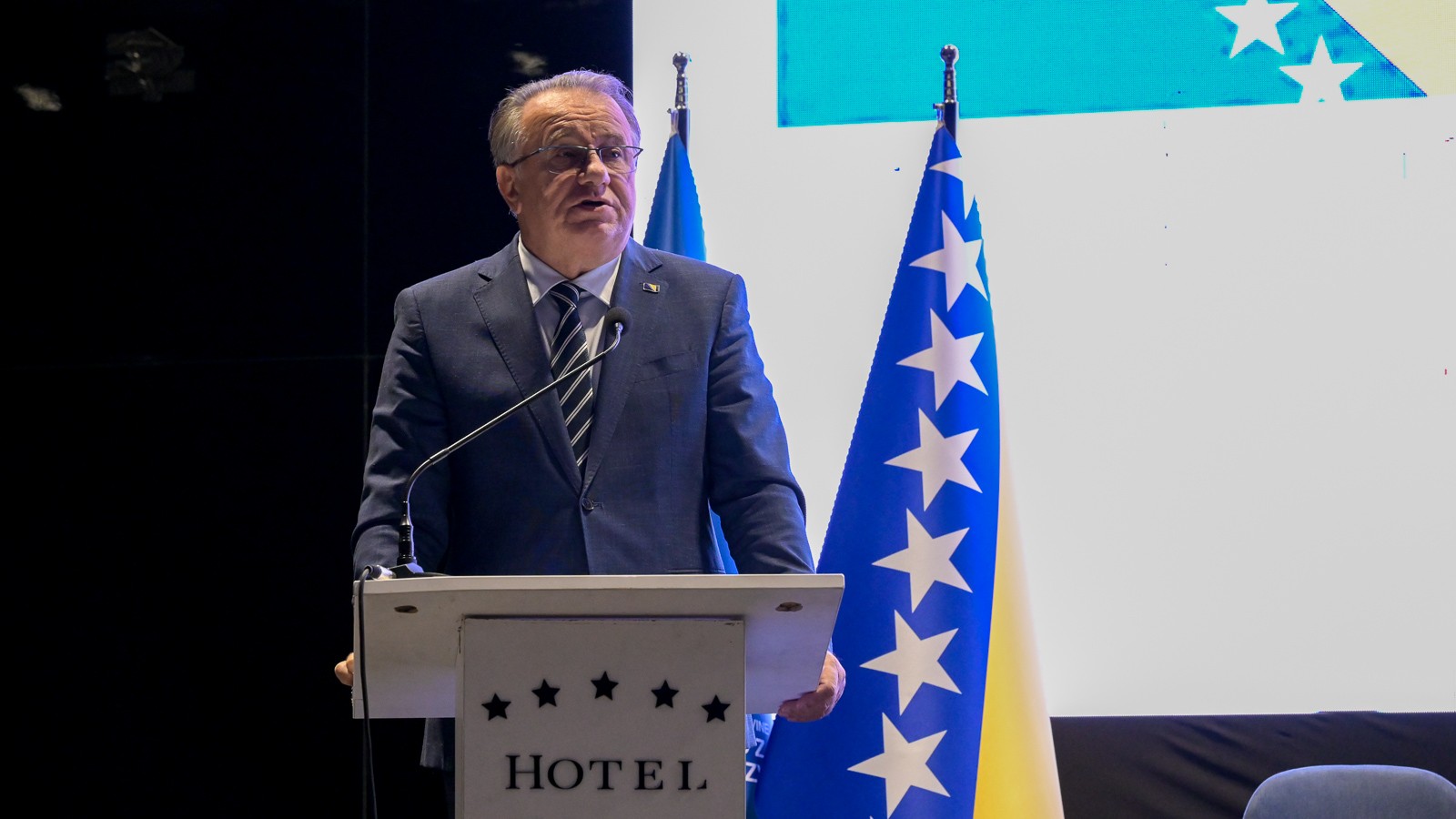 Premijer Nikšić: Strategija razvoja Federacije BiH do 2034. godine ne smije biti spisak želja, nego osnova za odluke