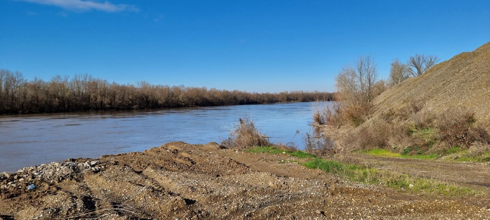 FUZIP: Federalna vodna inspekcija zaustavila nezakonito vađenje šljunka iz rijeke Save