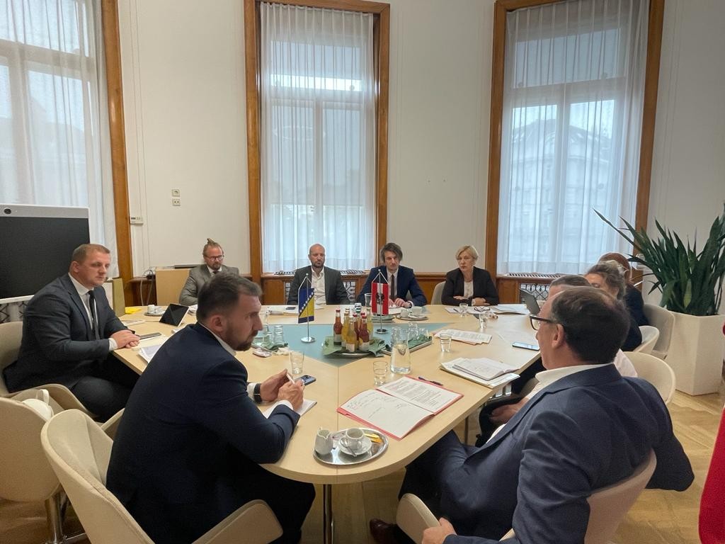 Ministar Delić u Austriji razgovarao sa ministrom socijalne politike, zdravlja, skrbi i zaštite potrošača Johannesom Rauchom