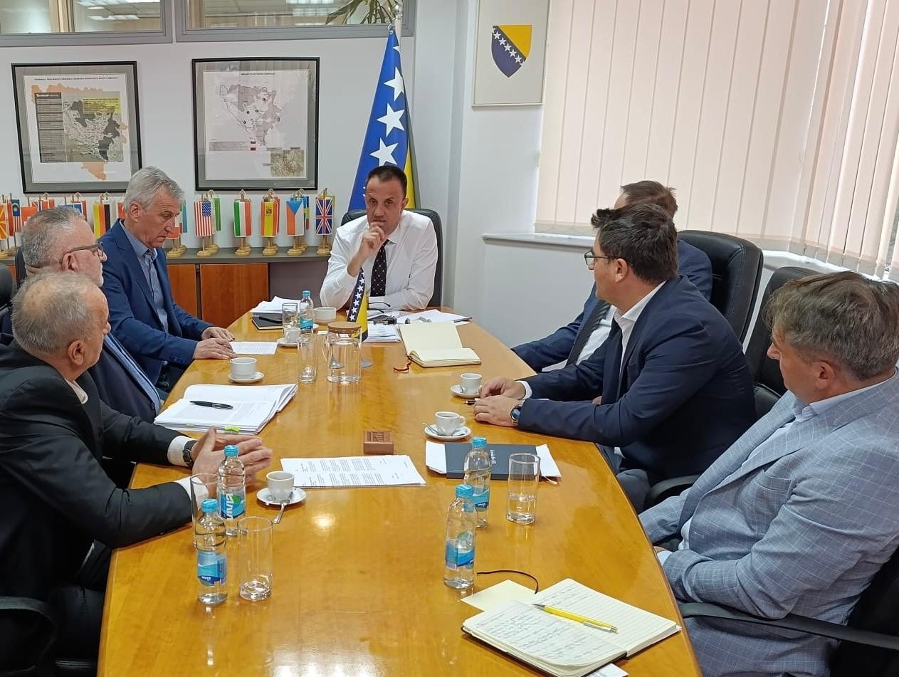 FMERI: Vlada Federacije BiH stoji uz „Zrak“, dogovorena isplata potraživanja preostalih radnika