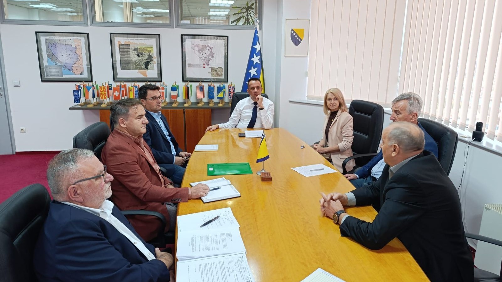 Министар Лакић: Зрак се не продаје, не затвара и не предаје